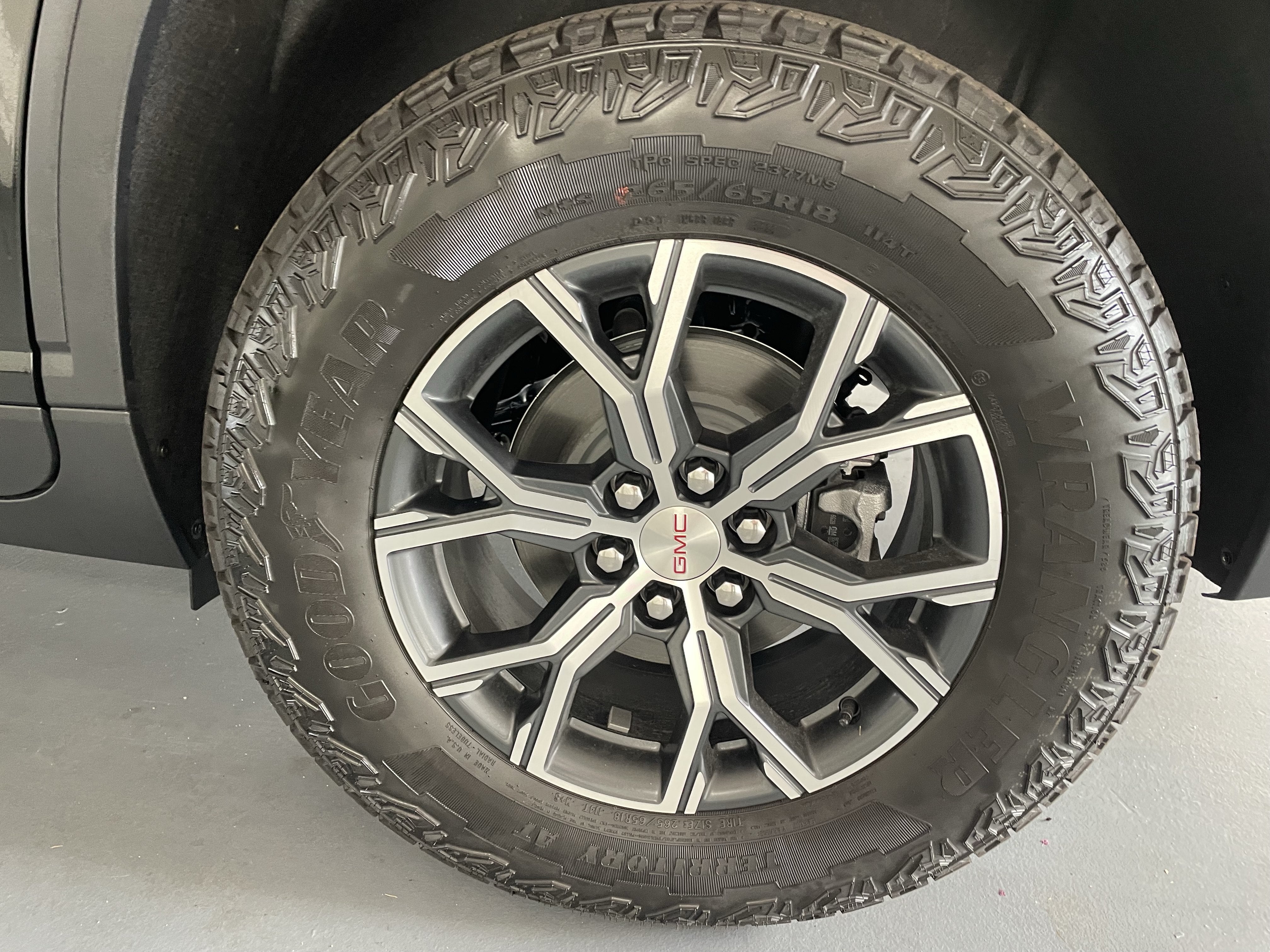 2027 GMC Acadia AT4