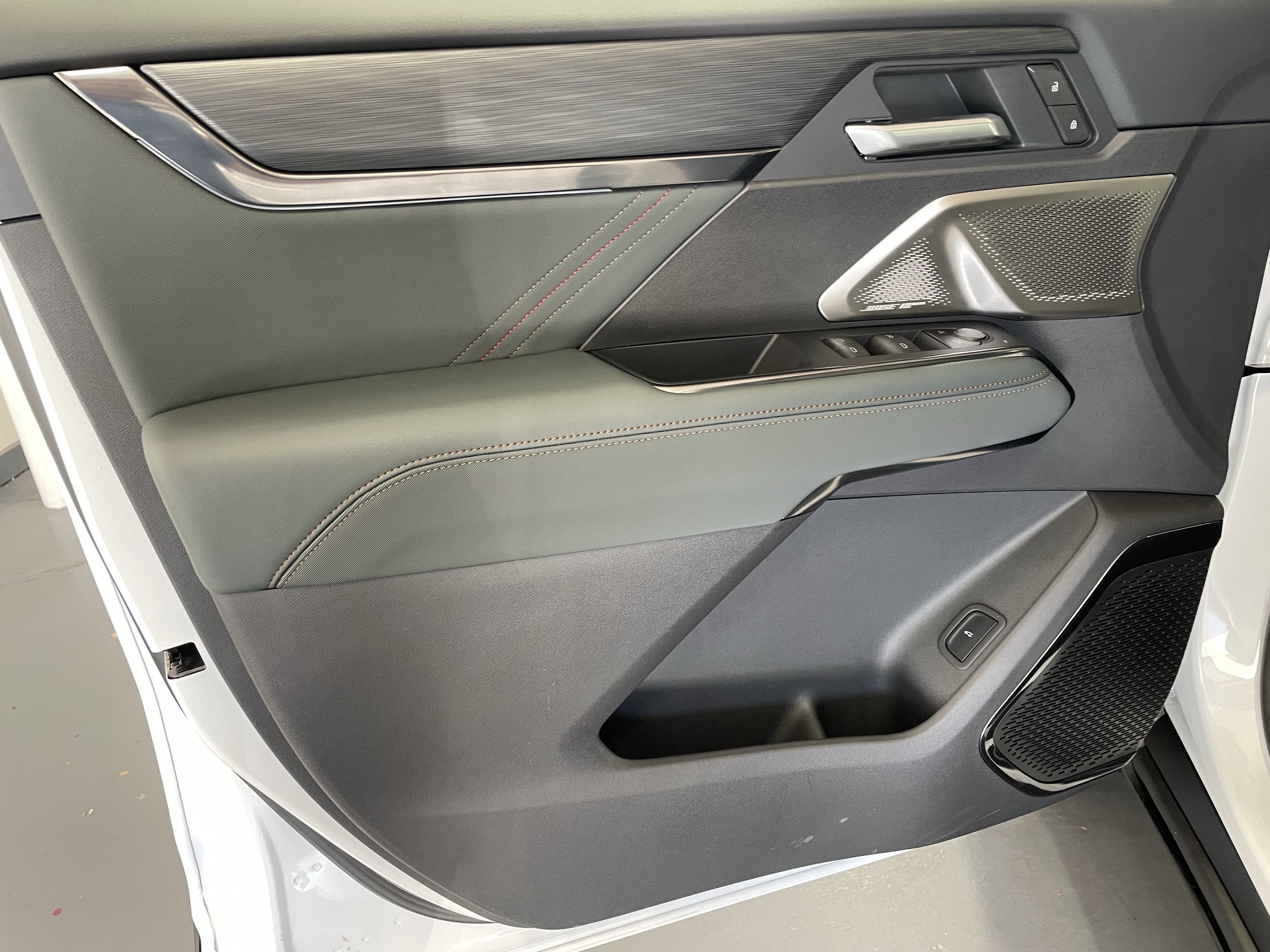 2027 GMC Acadia AT4