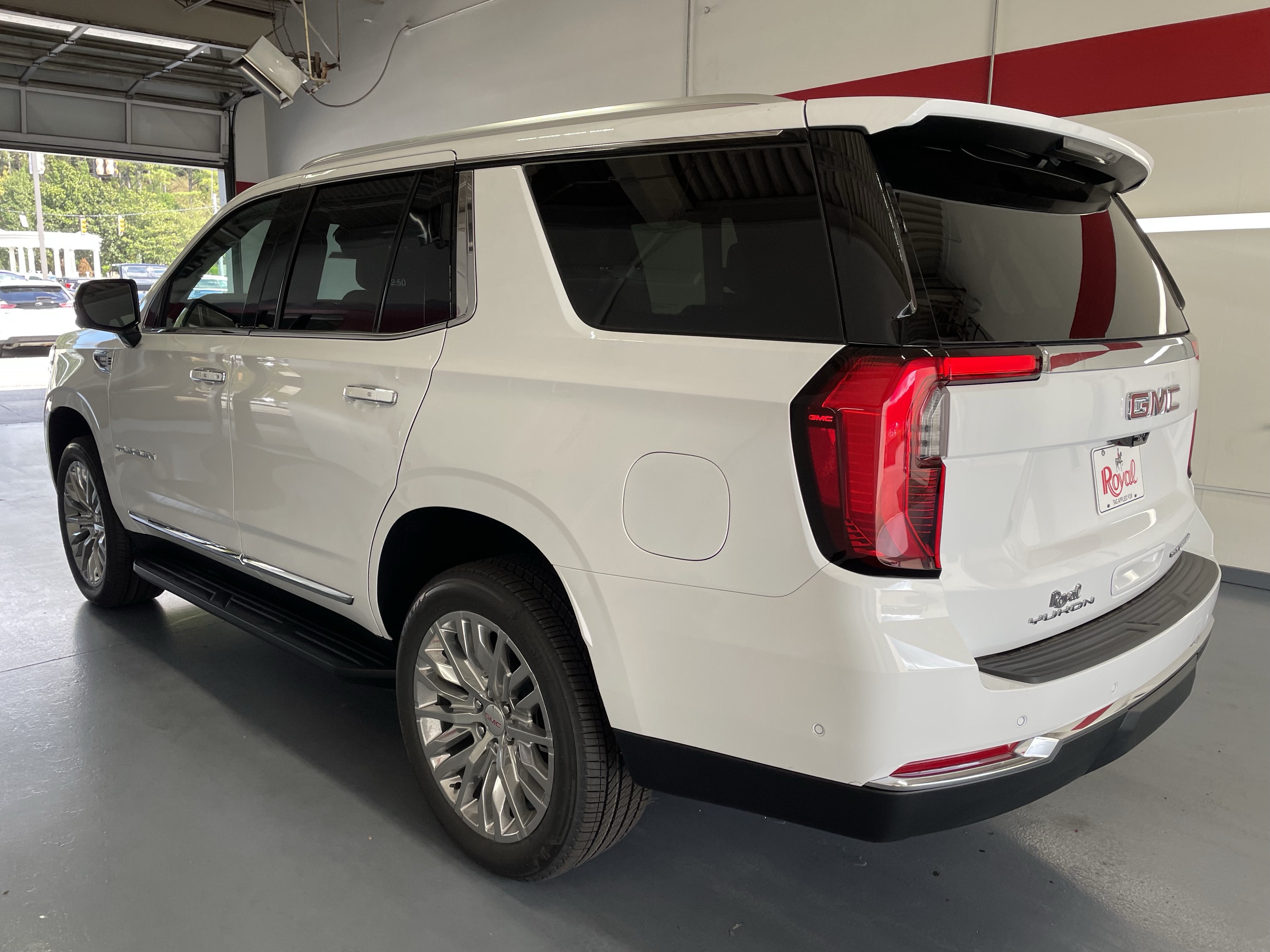 2027 GMC Yukon Elevation