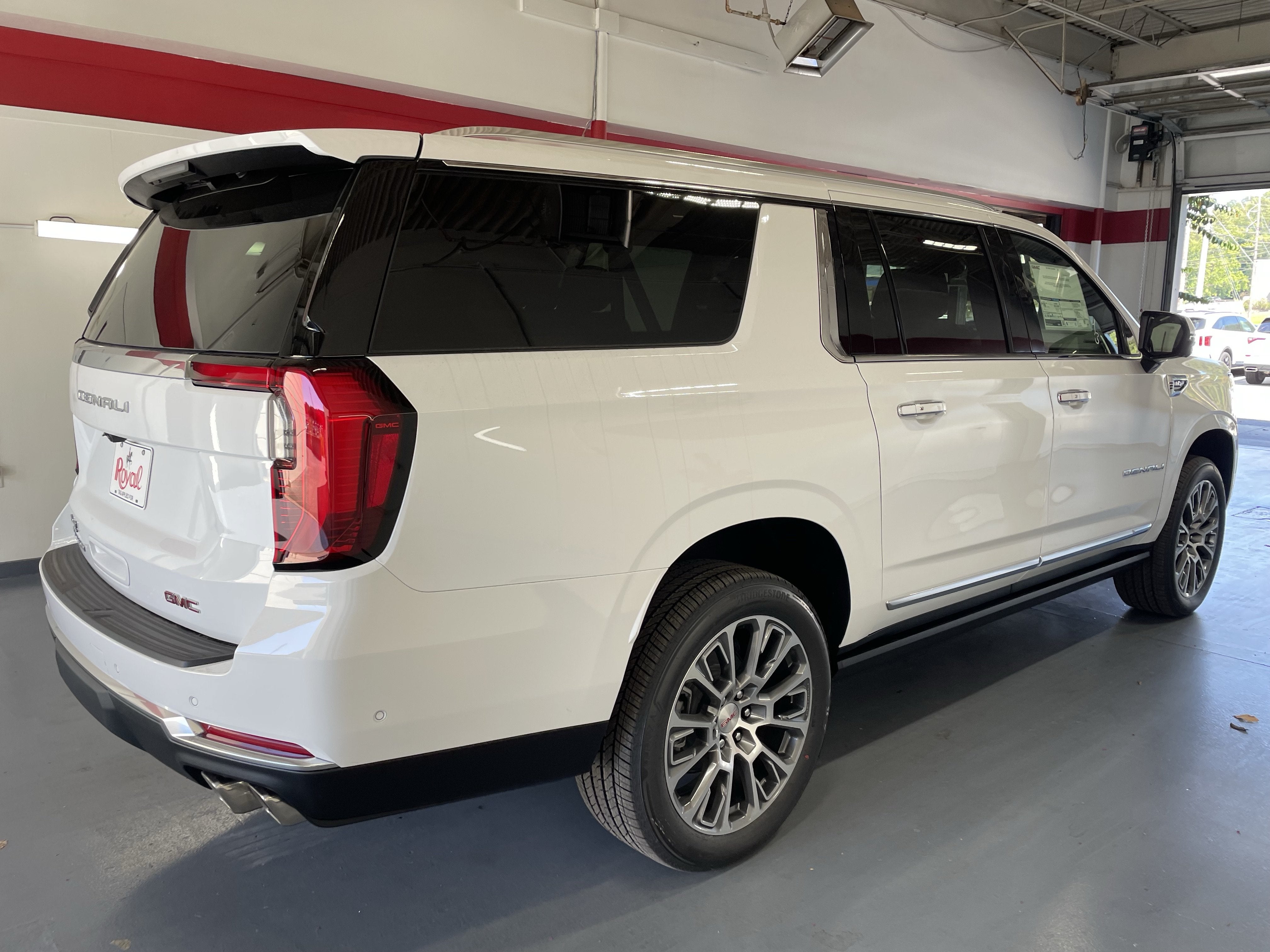 2027 GMC Yukon XL Denali