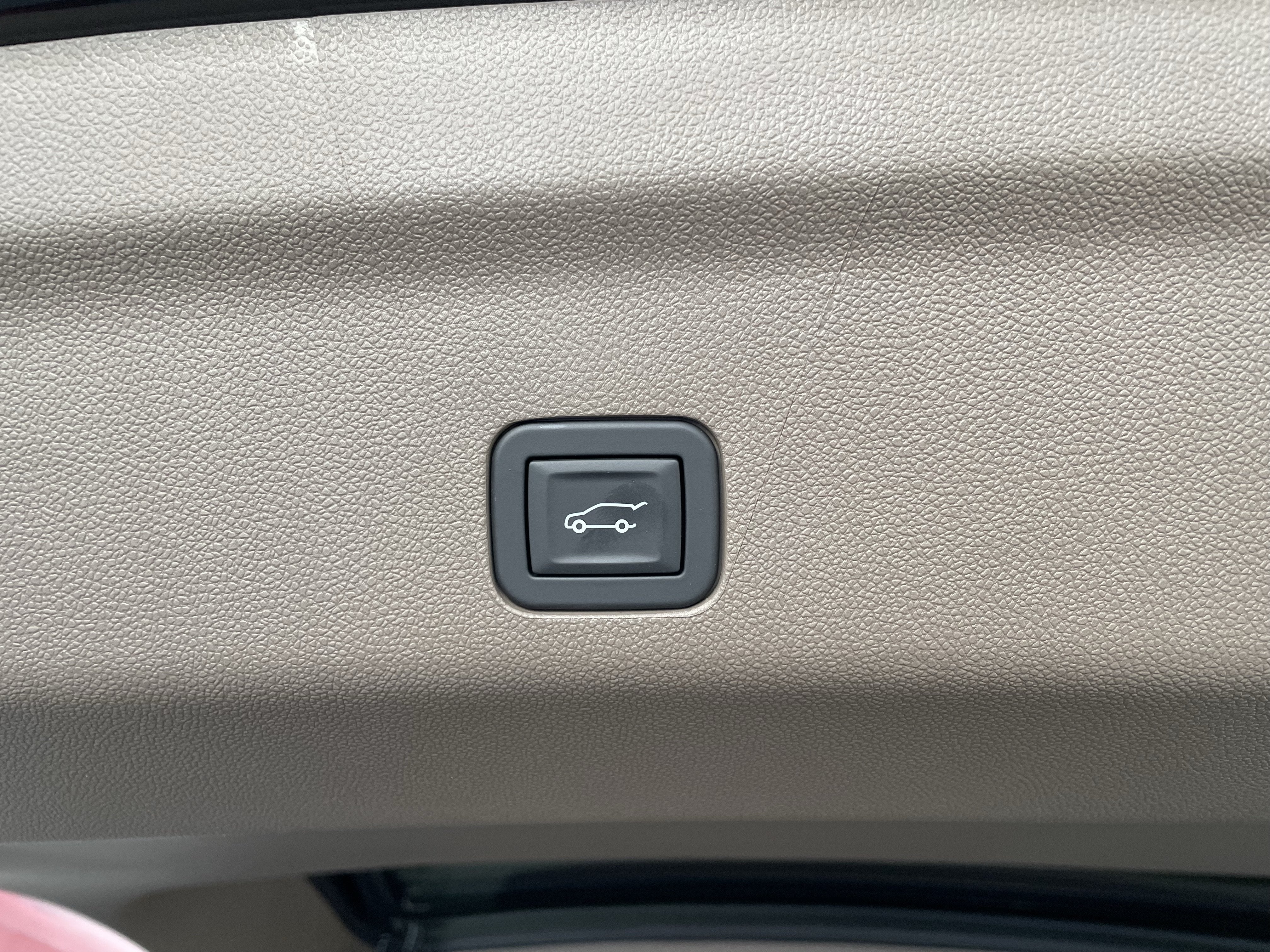 2027 GMC Yukon Denali - Photo 11