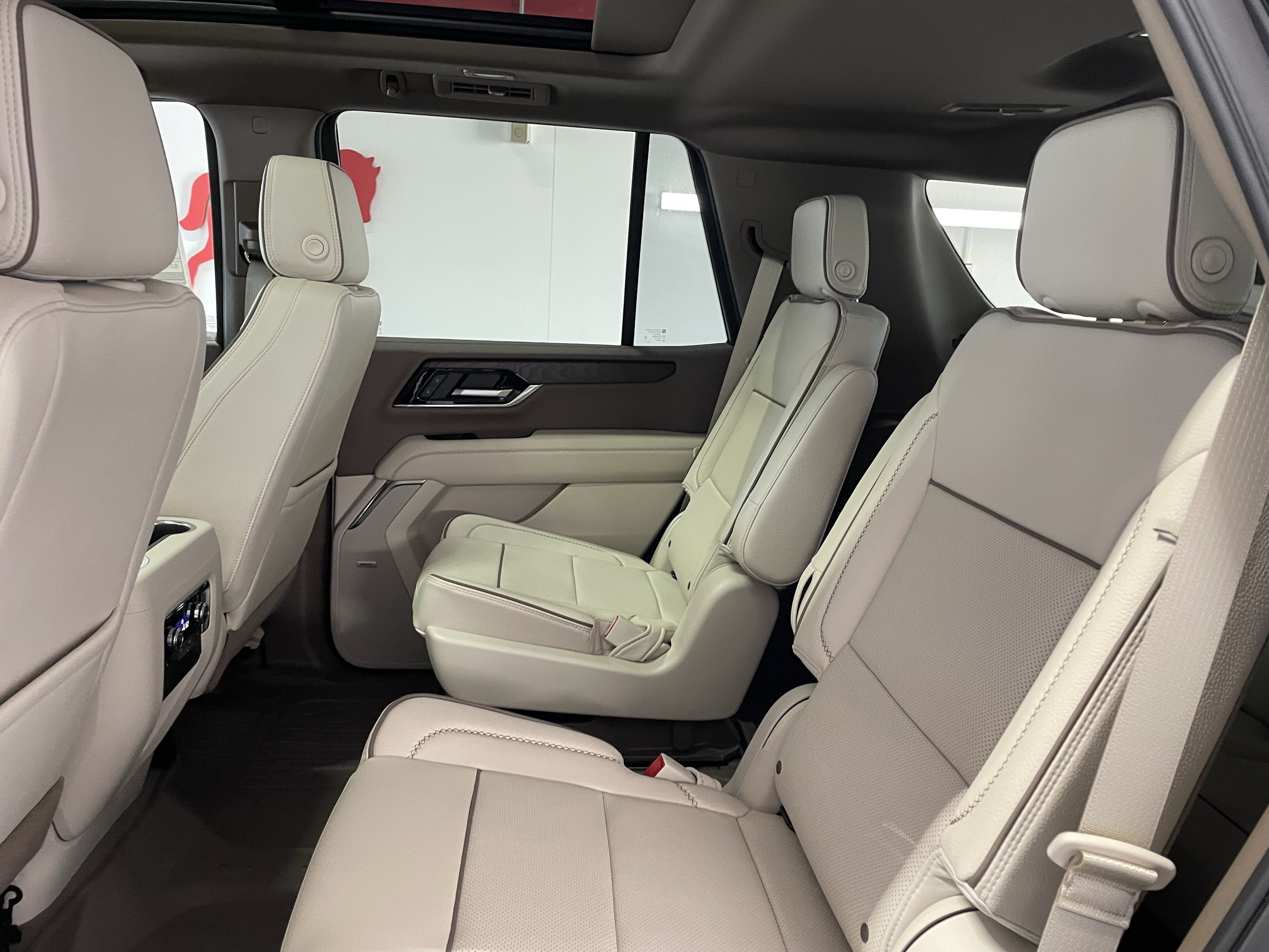 2027 GMC Yukon Denali - Photo 13