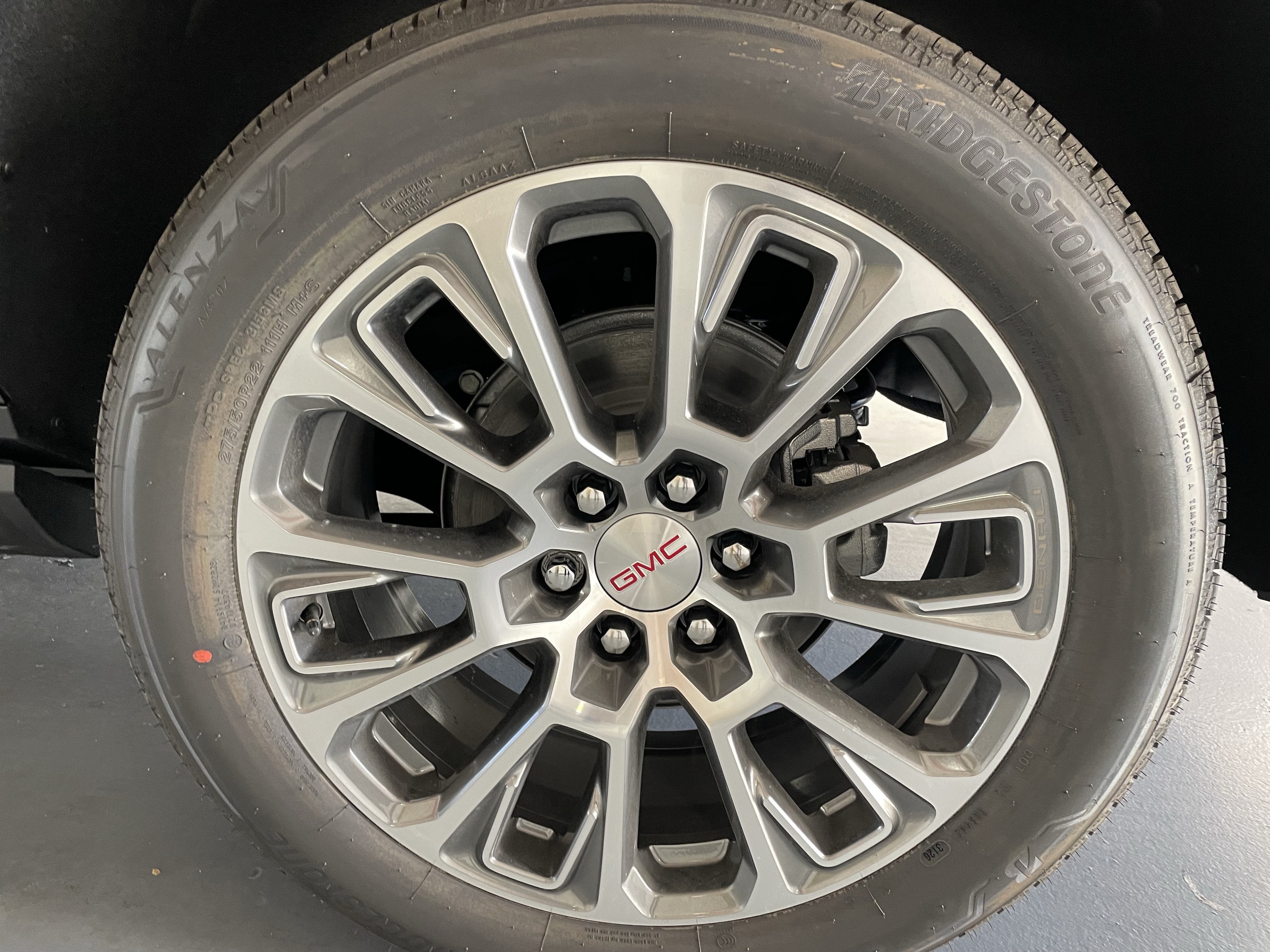 2027 GMC Yukon Denali - Photo 7