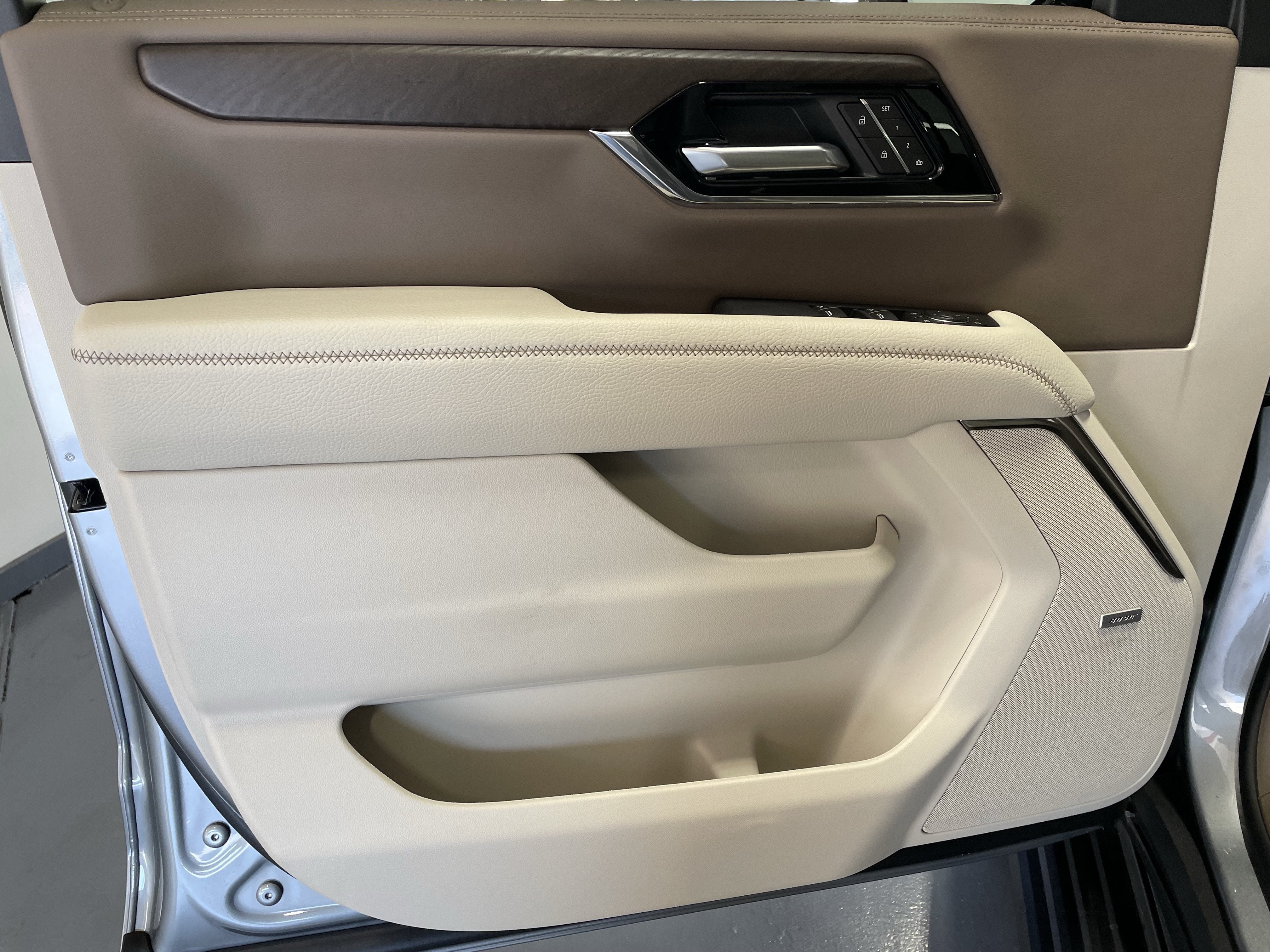 2027 GMC Yukon XL Denali - Photo 15