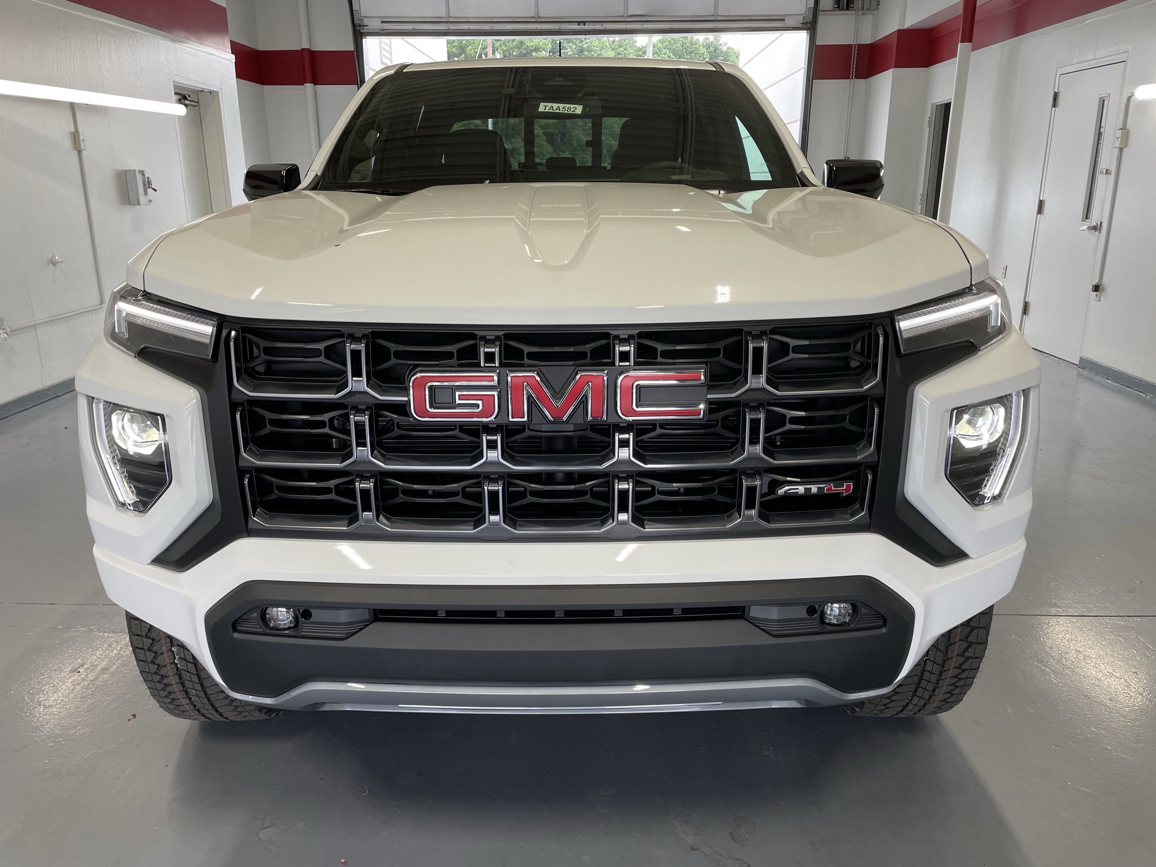 2025 GMC Canyon AT4