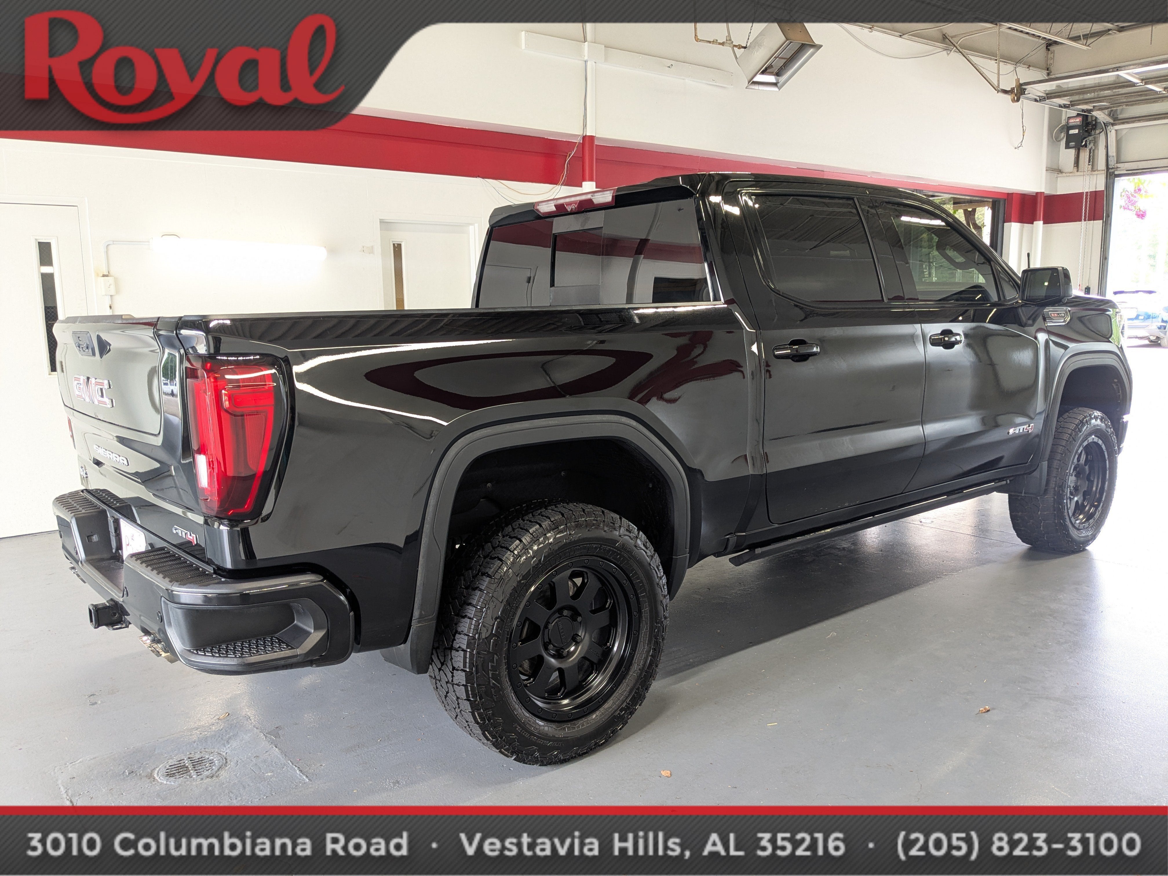 2023 GMC Sierra 1500 AT4