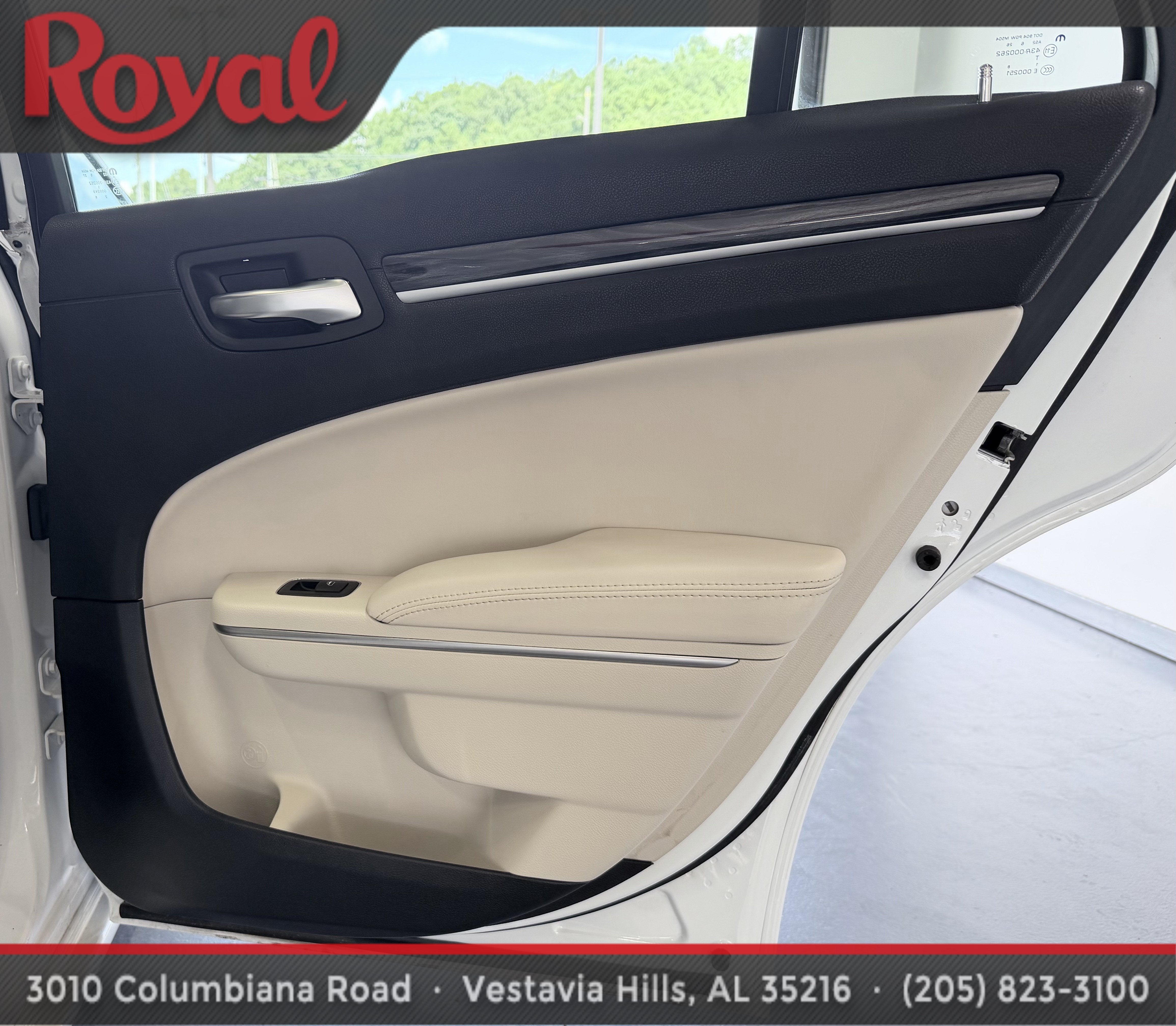 2017 Chrysler 300 Limited