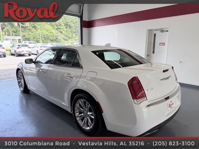 2017 Chrysler 300 Limited