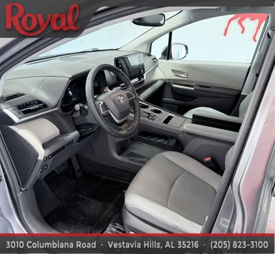 2022 Toyota Sienna XLE