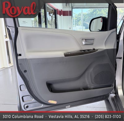 2018 Toyota Sienna XLE Auto Access Seat