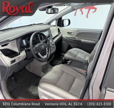 2018 Toyota Sienna XLE Auto Access Seat