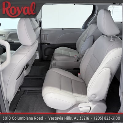 2018 Toyota Sienna XLE Auto Access Seat