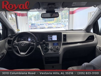 2018 Toyota Sienna XLE Auto Access Seat