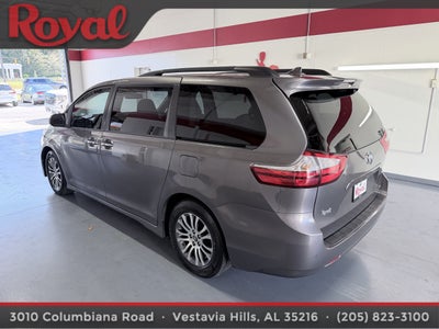 2018 Toyota Sienna XLE Auto Access Seat