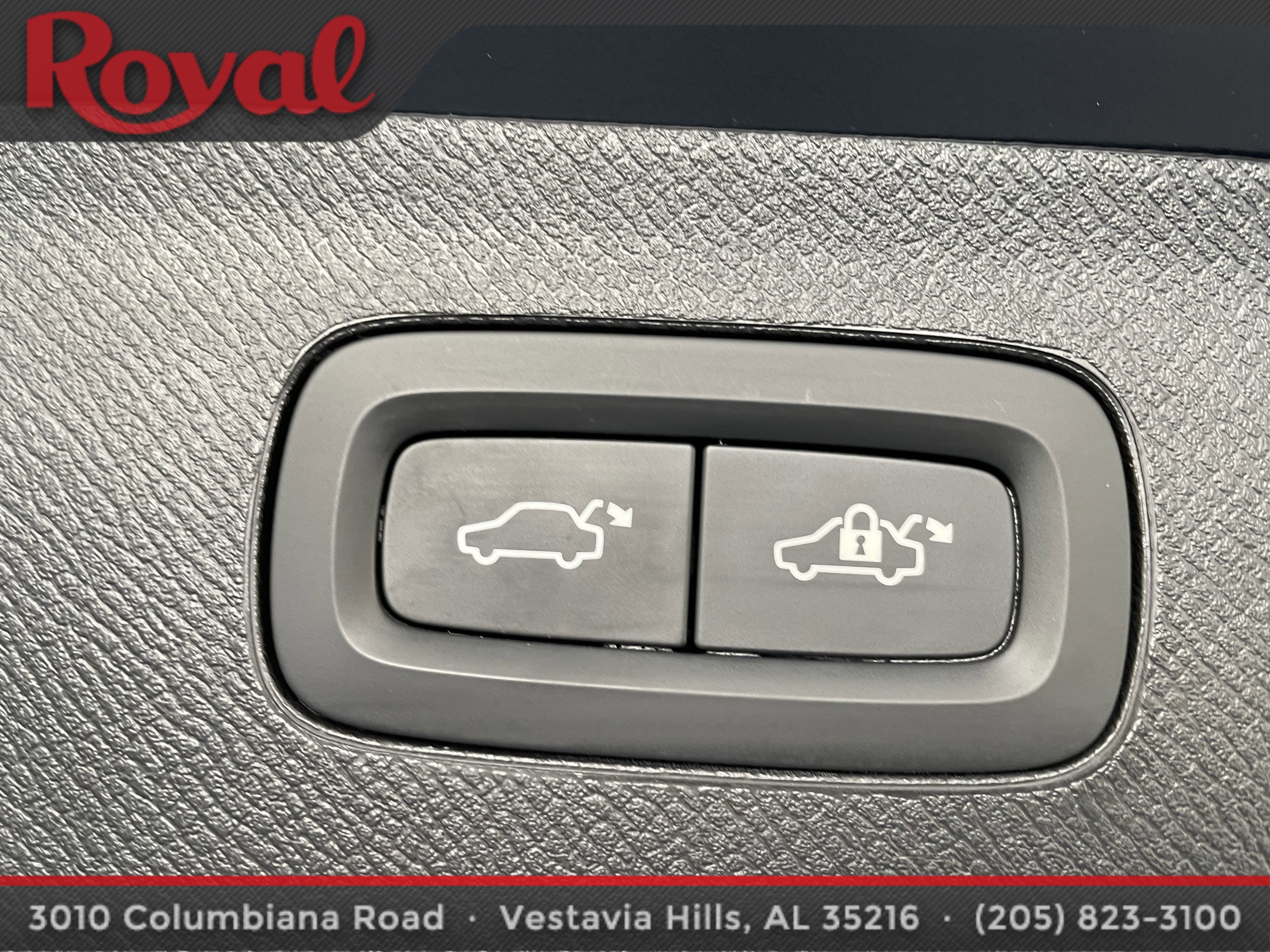 2024 Volvo XC90 Plus Bright Theme
