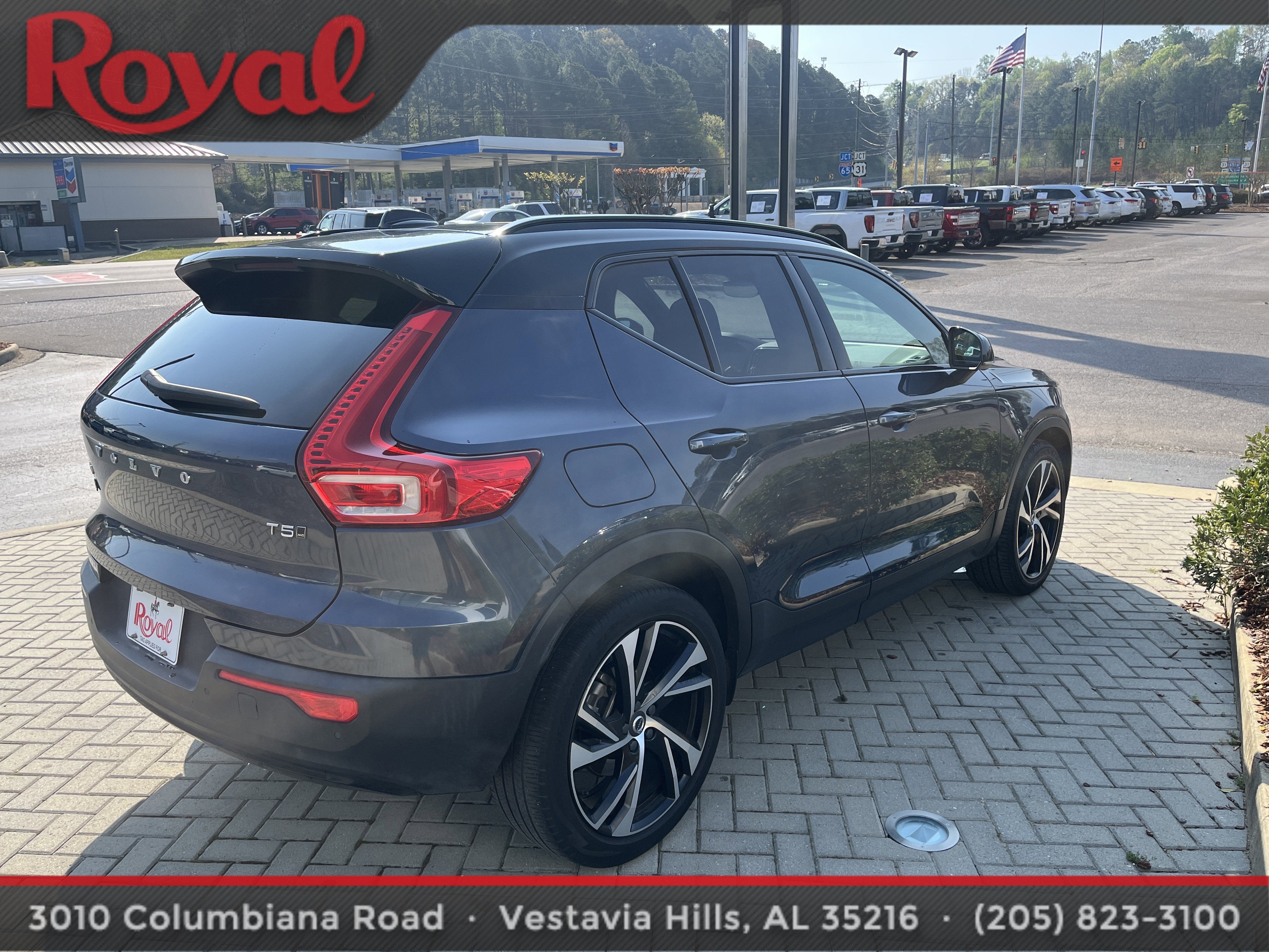 2022 Volvo XC40 R-Design