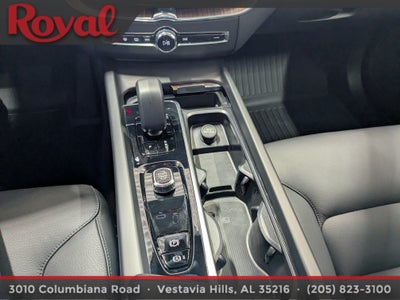 2023 Volvo XC60 Plus Bright Theme