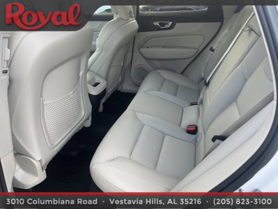 2023 Volvo XC60 Plus Dark Theme