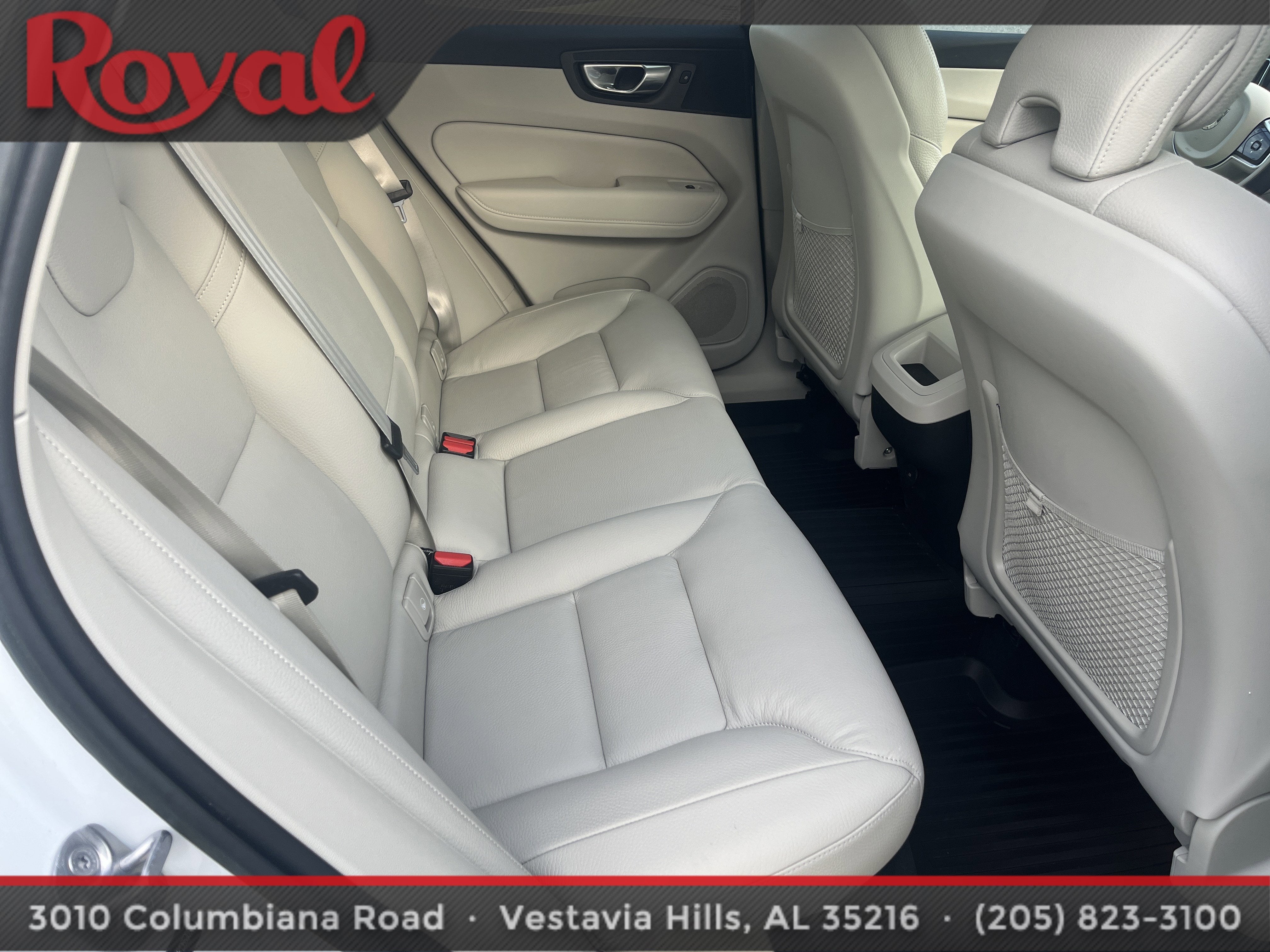 2023 Volvo XC60 Plus Dark Theme