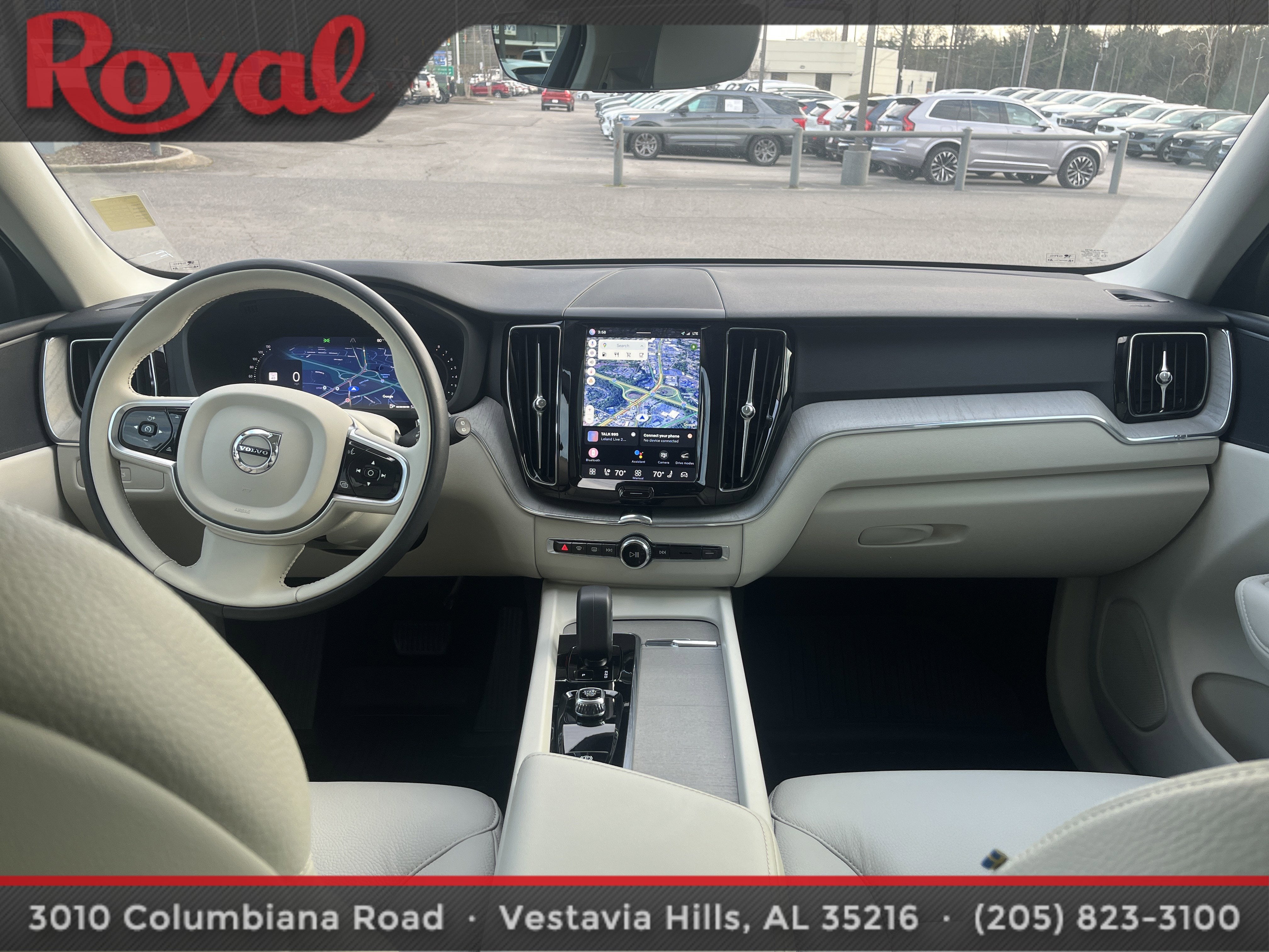 2023 Volvo XC60 Plus Dark Theme