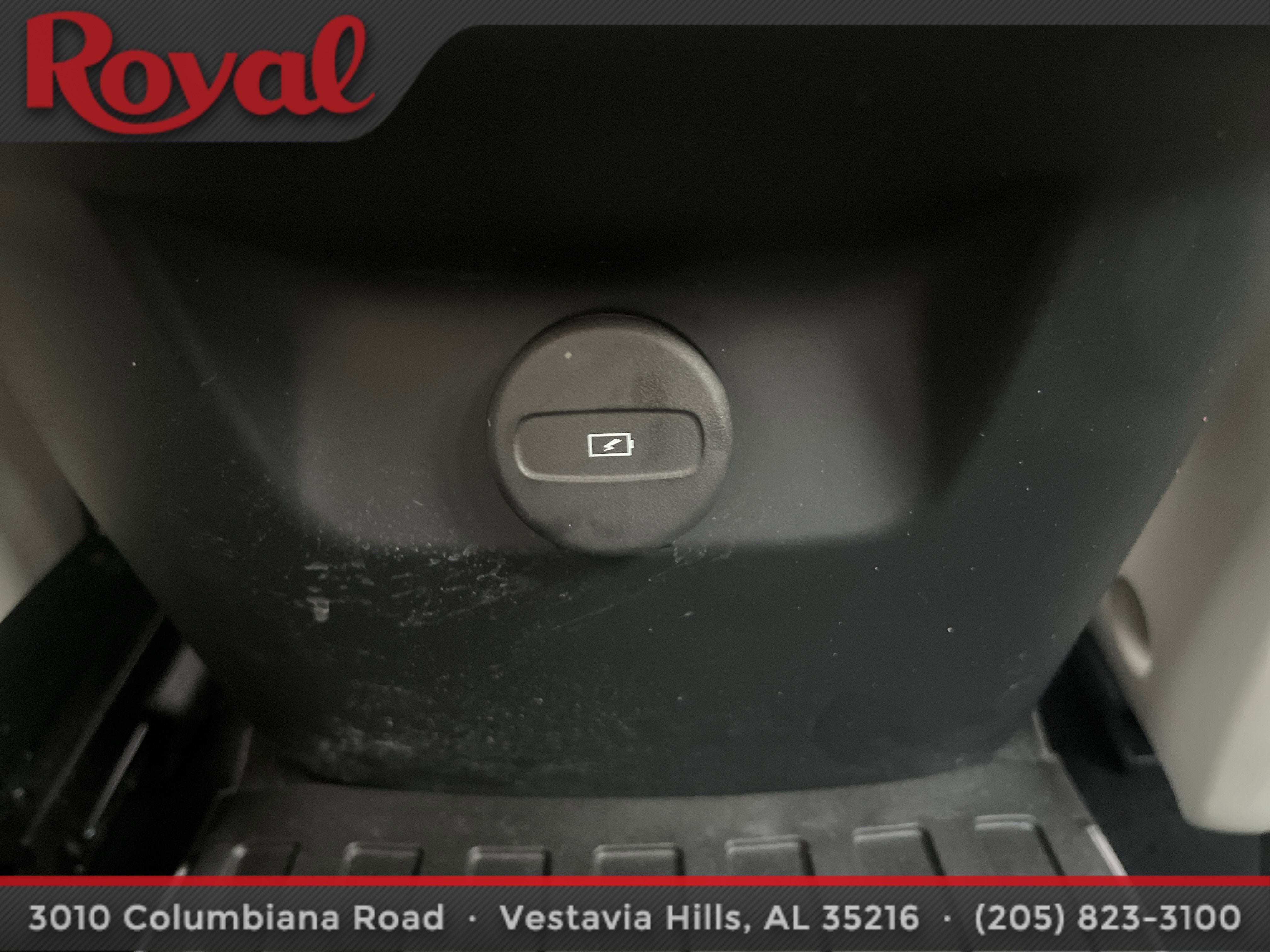 2023 Volvo XC60 Plus Dark Theme