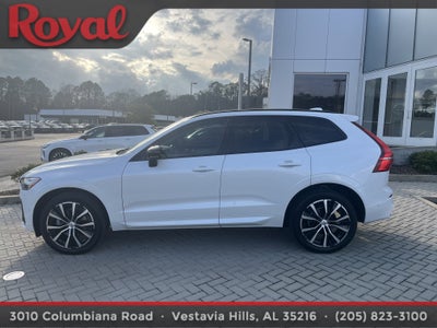 2023 Volvo XC60 Plus Dark Theme