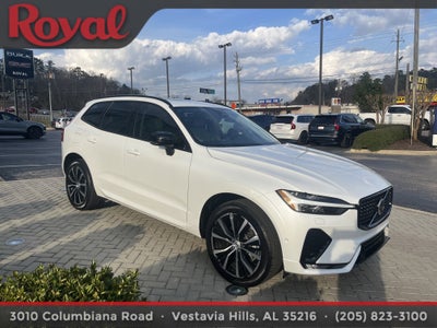 2023 Volvo XC60 Plus Dark Theme