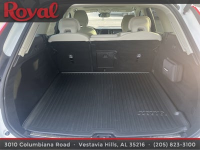 2023 Volvo XC60 Plus Dark Theme