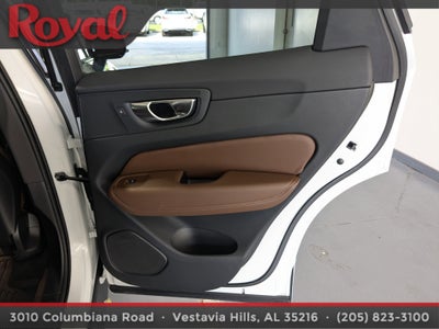 2024 Volvo XC60 Plus Dark Theme