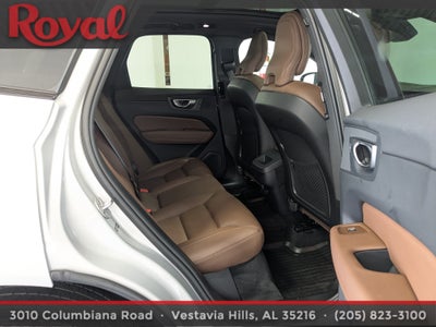 2024 Volvo XC60 Plus Dark Theme
