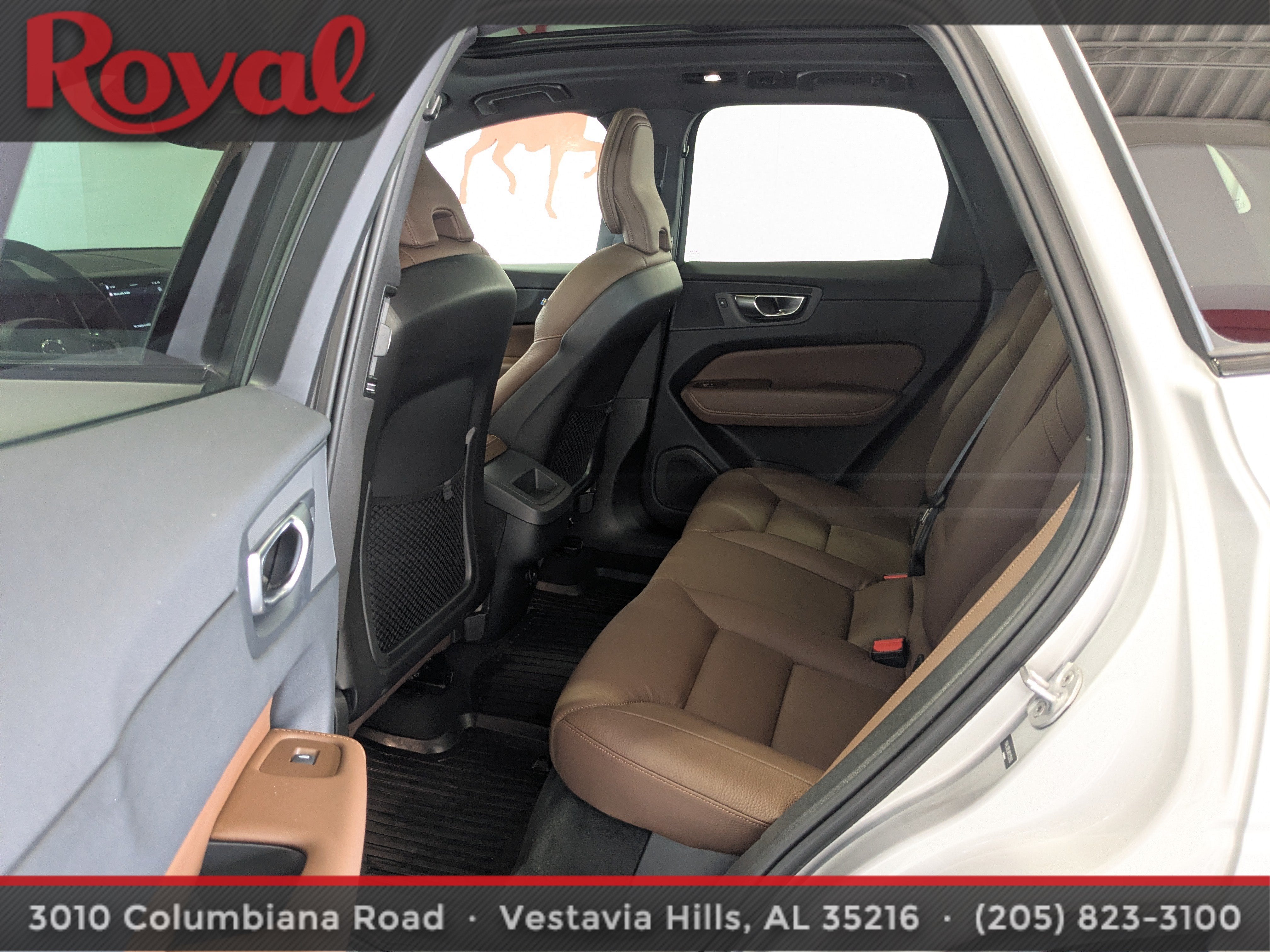 2024 Volvo XC60 Plus Dark Theme