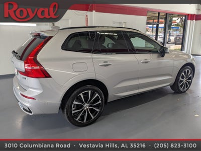 2024 Volvo XC60 Plus Dark Theme