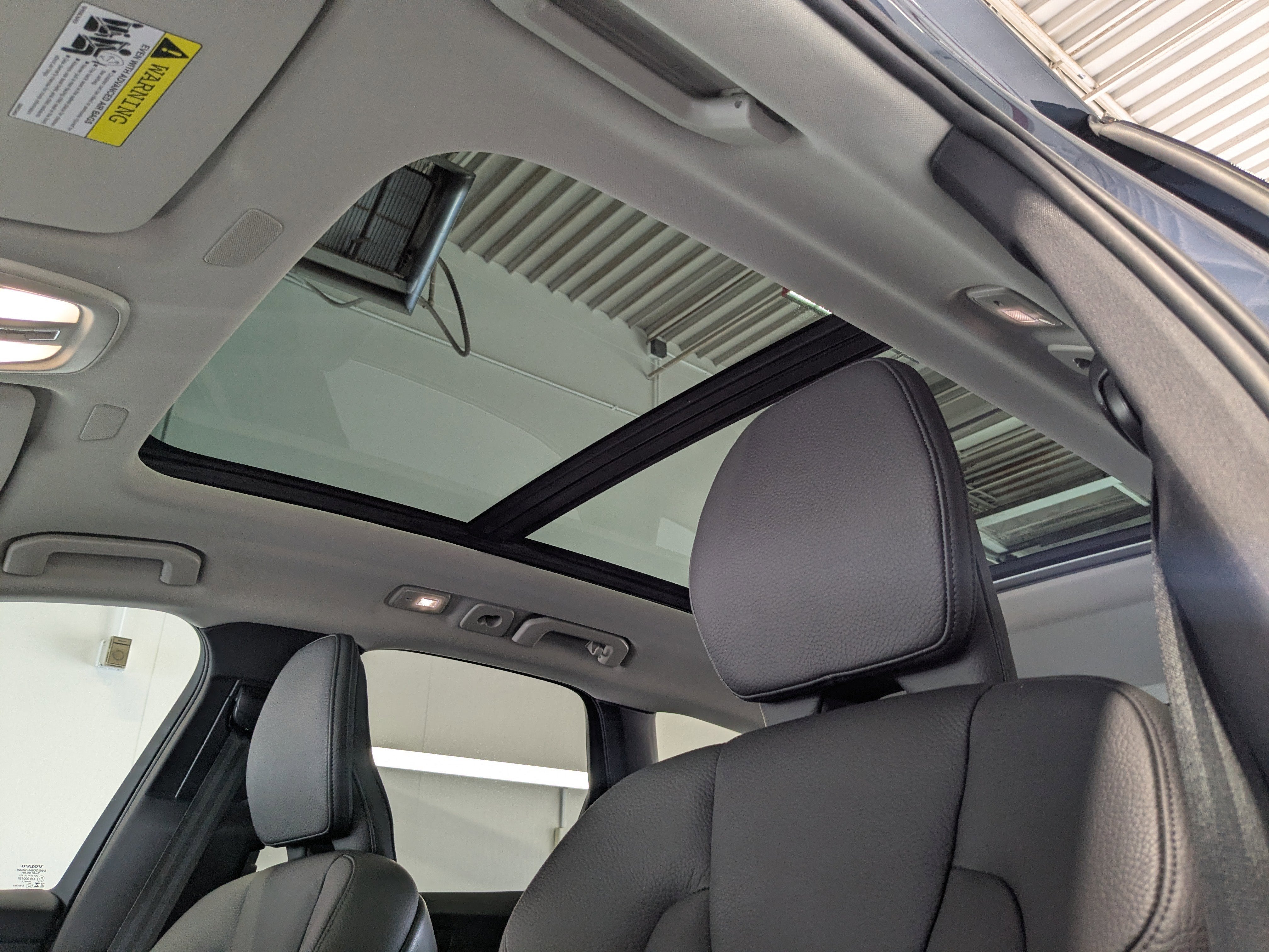 2024 Volvo XC60 Plus Dark Theme
