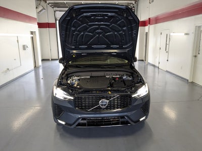 2024 Volvo XC60 Plus Dark Theme