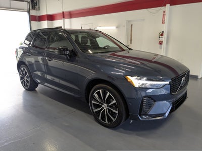 2024 Volvo XC60 Plus Dark Theme