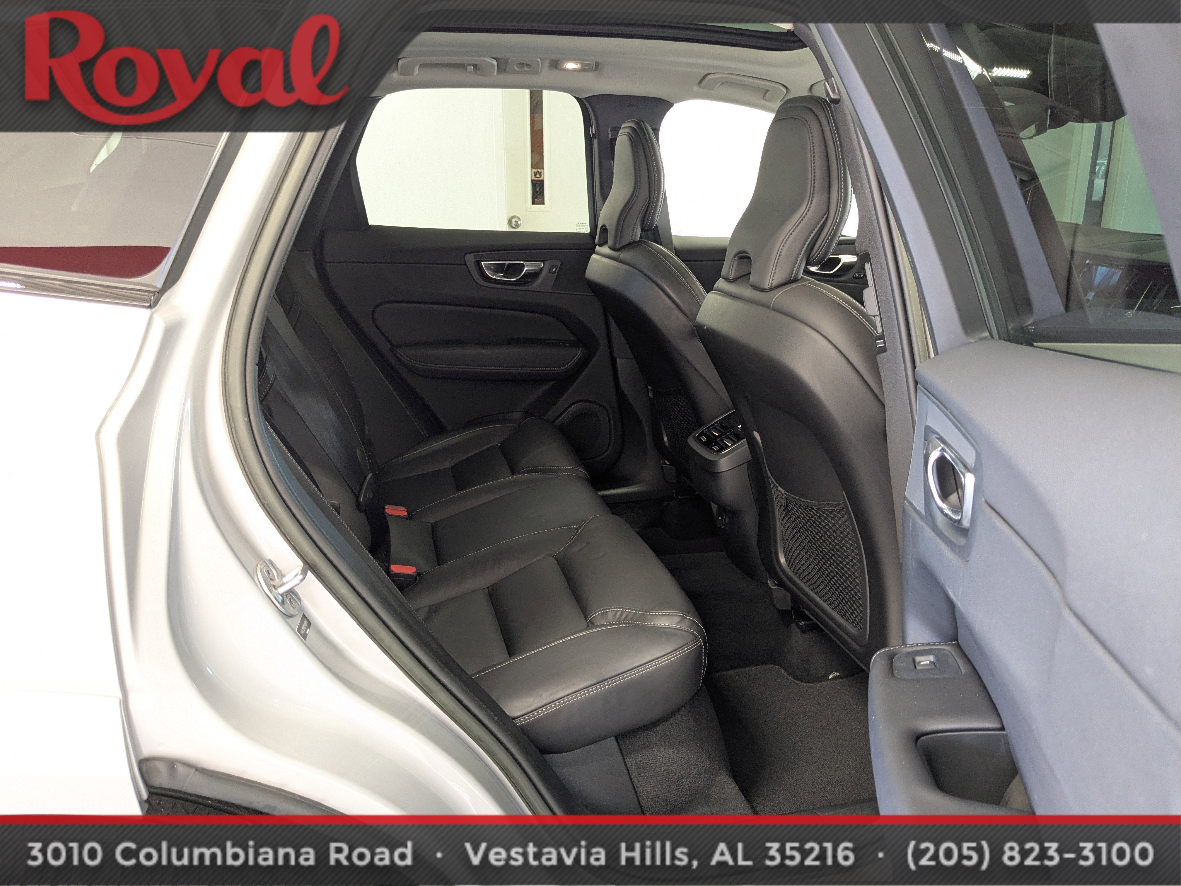 2023 Volvo XC60 Ultimate Dark Theme