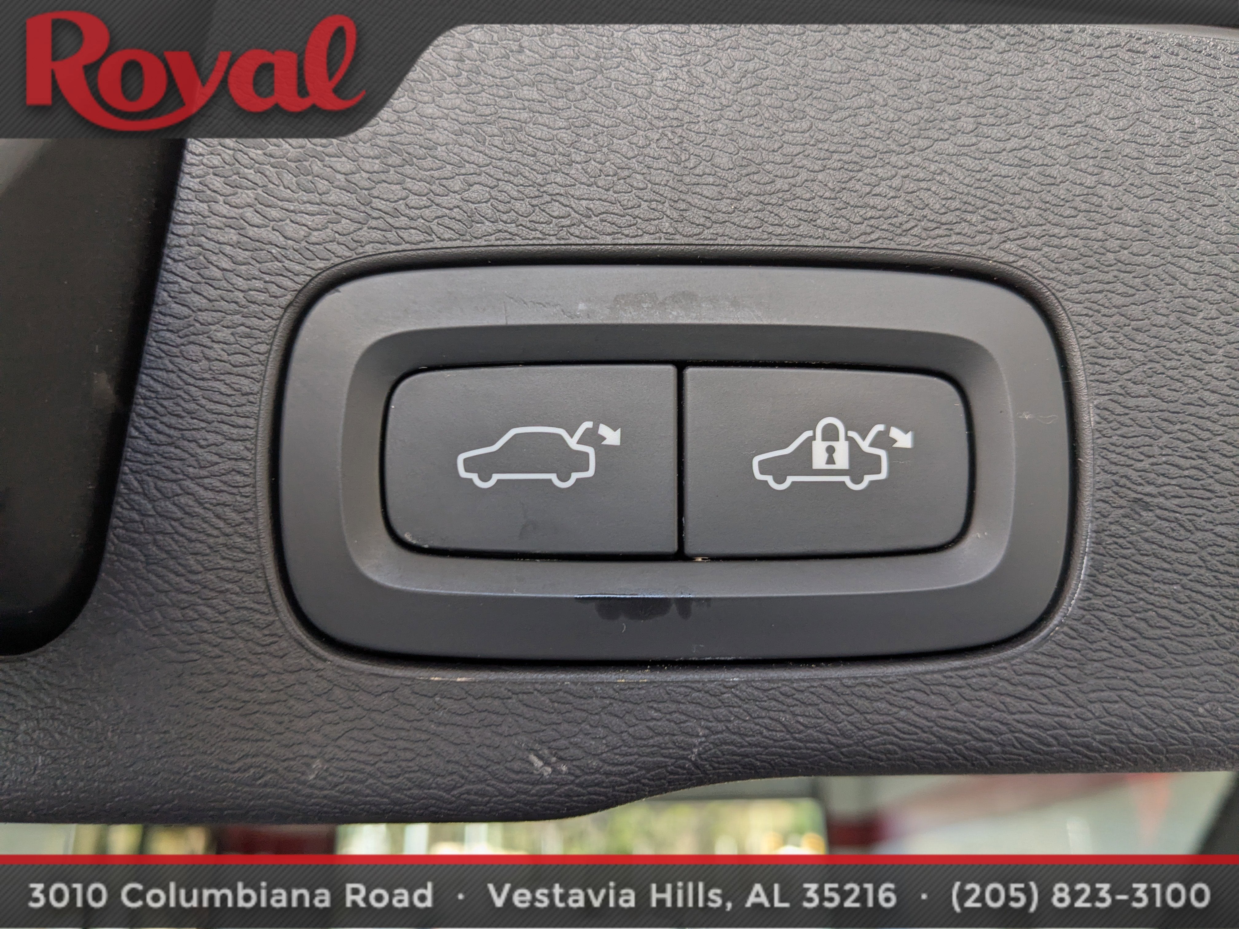 2023 Volvo XC60 Ultimate Dark Theme