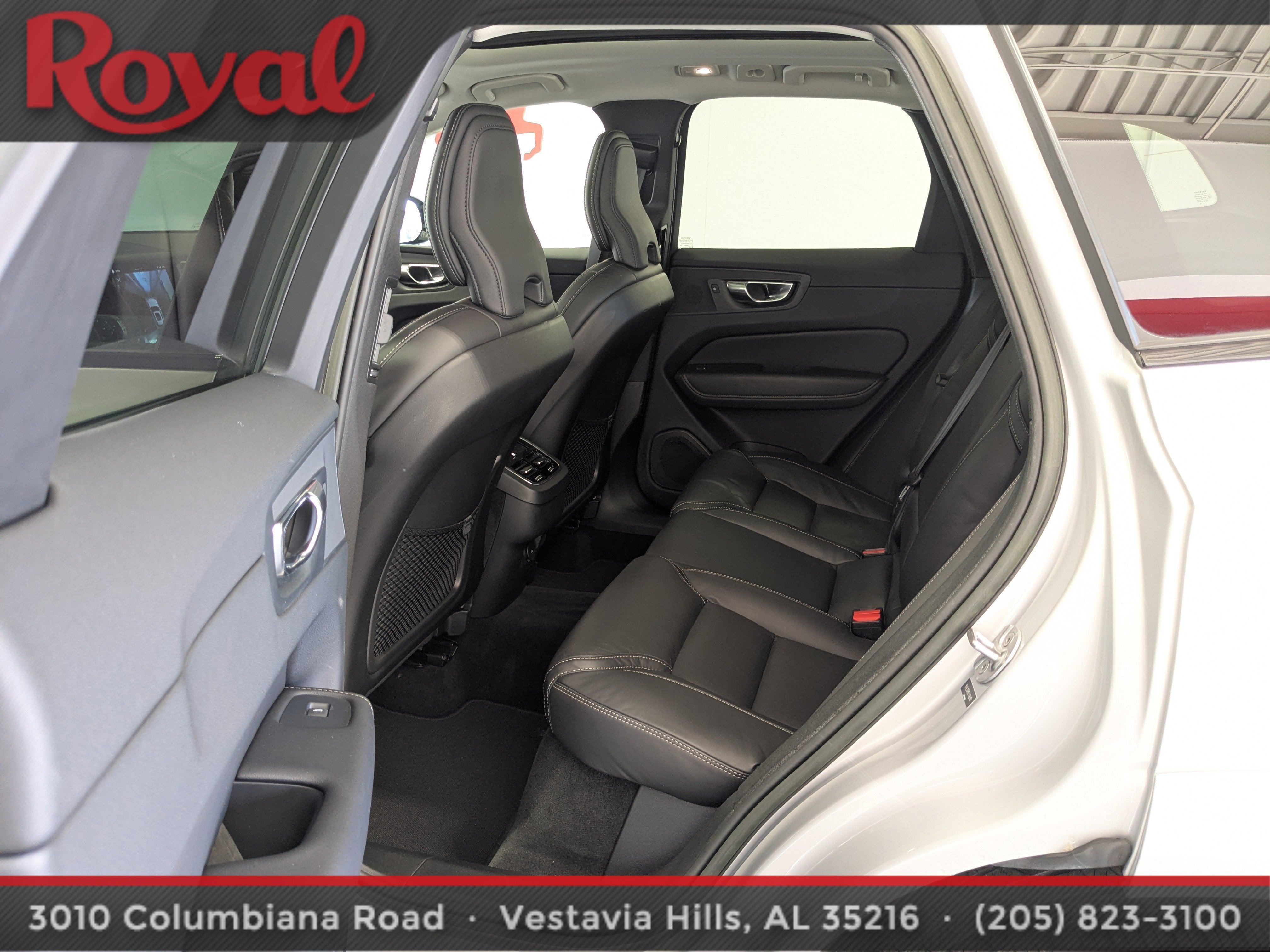 2023 Volvo XC60 Ultimate Dark Theme