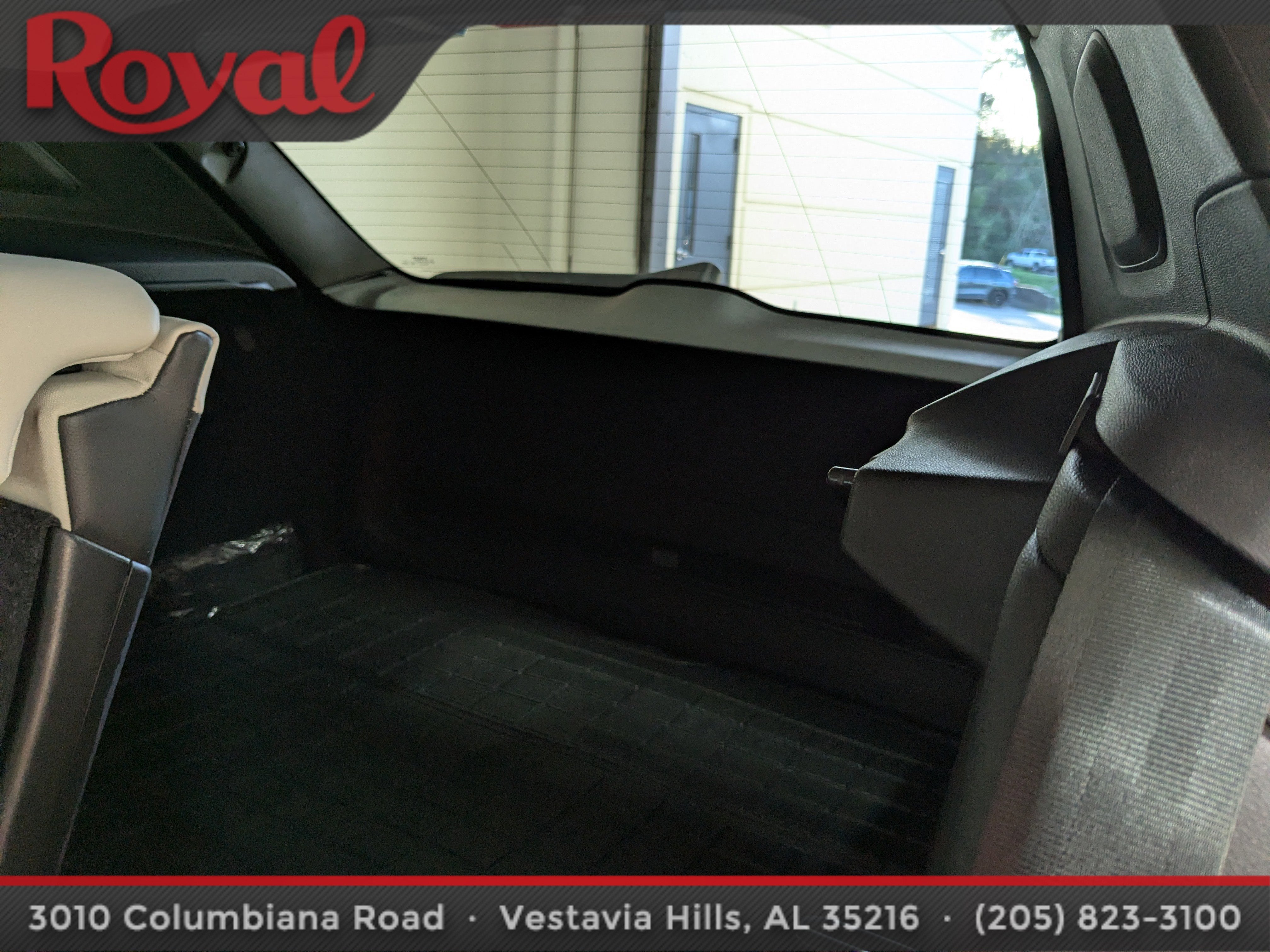 2023 Volvo XC40 Plus Bright Theme