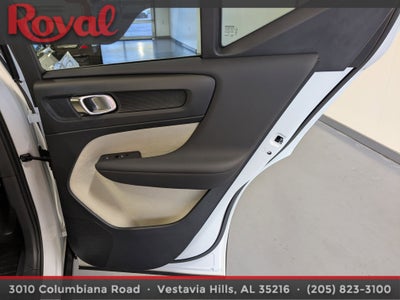 2023 Volvo XC40 Plus Bright Theme