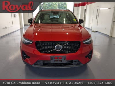 2024 Volvo XC40 Plus Dark Theme