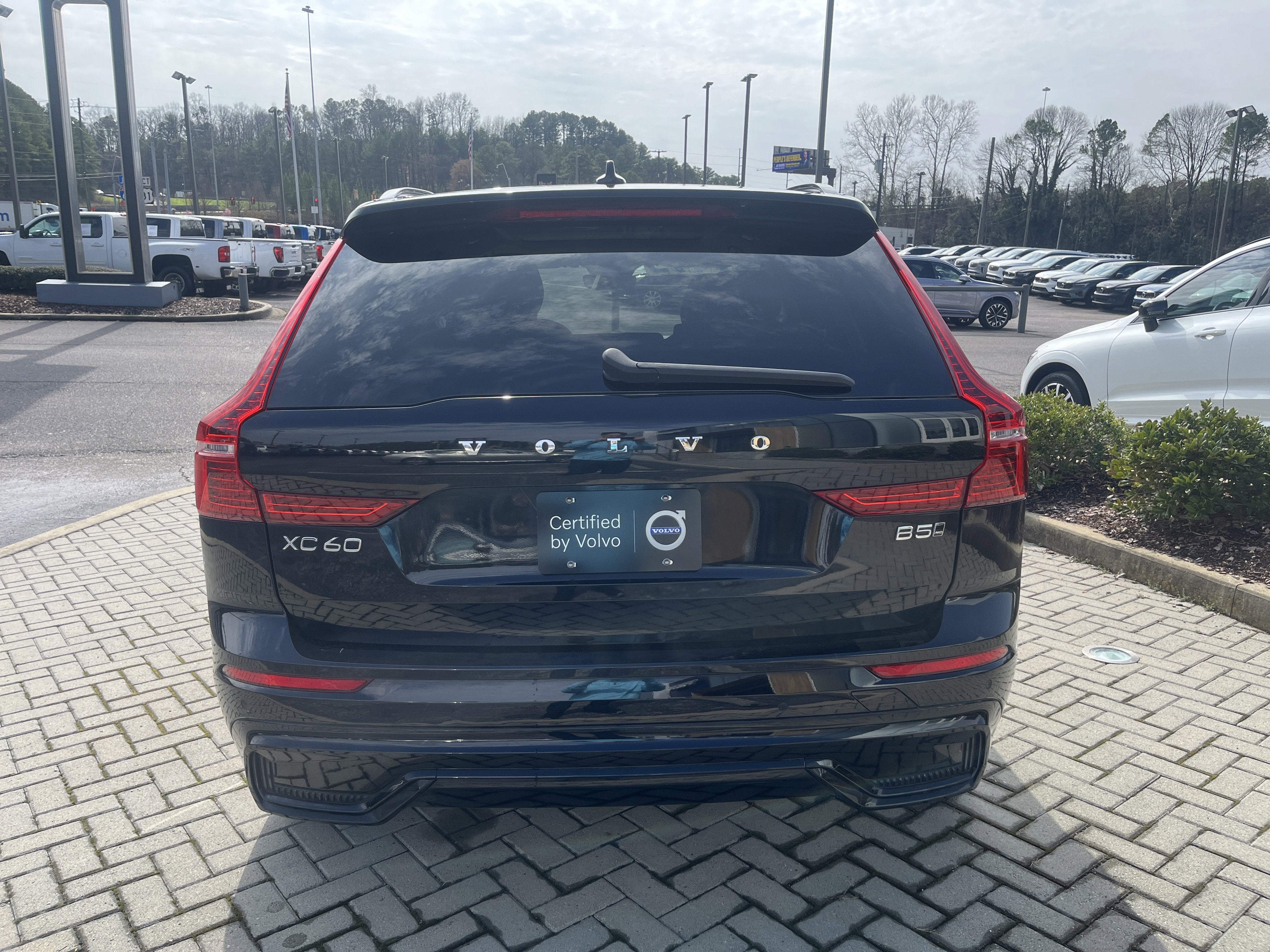 2025 Volvo XC60 Core