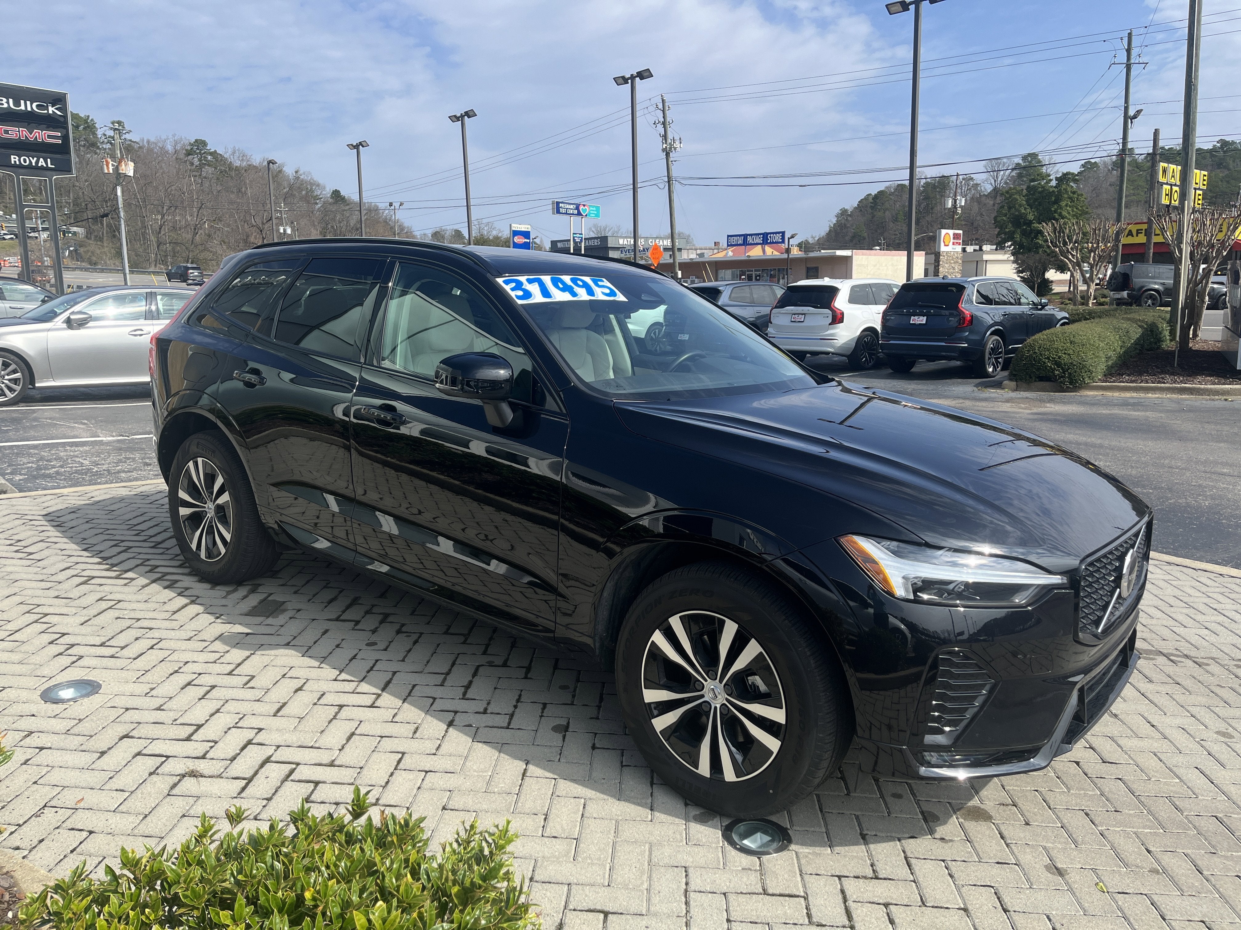 2025 Volvo XC60 Core