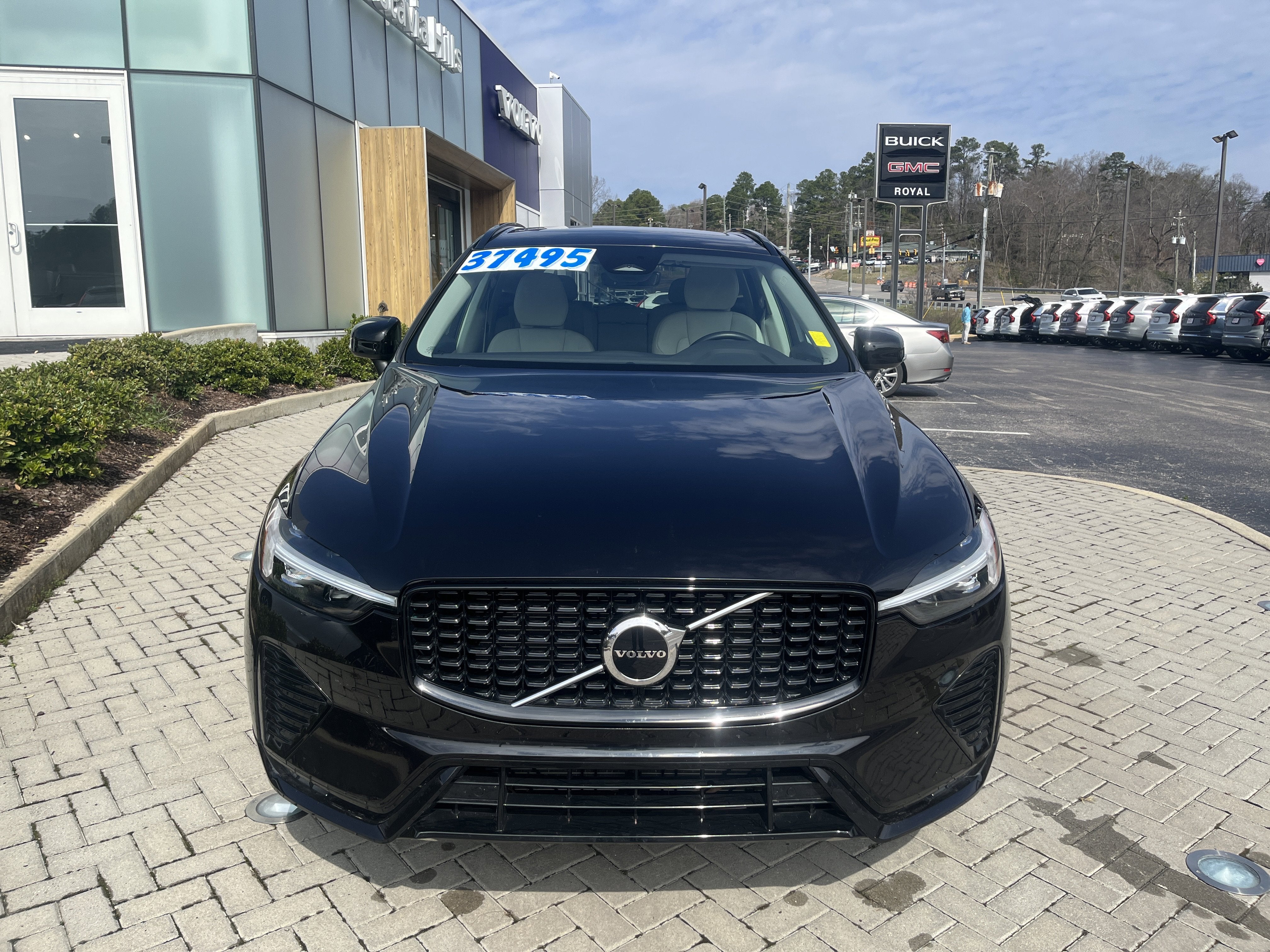 2025 Volvo XC60 Core